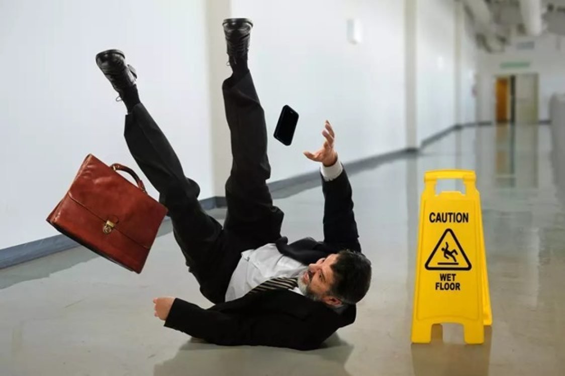 What Does a Slip and Fall Lawyer Do?